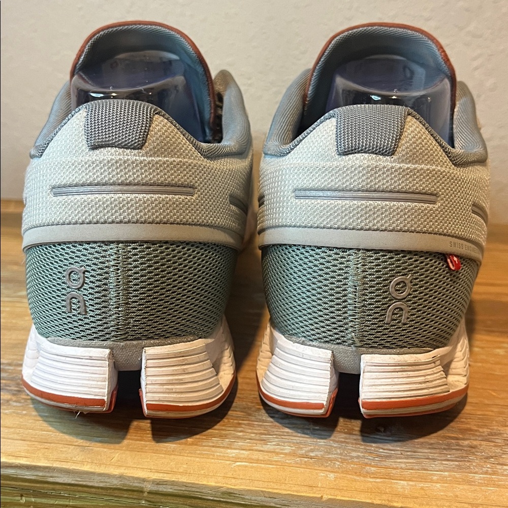 On Cloud Mens 5 Combo sneakers in a Fossil and Canyon color way size 13 - Picture 4 of 8